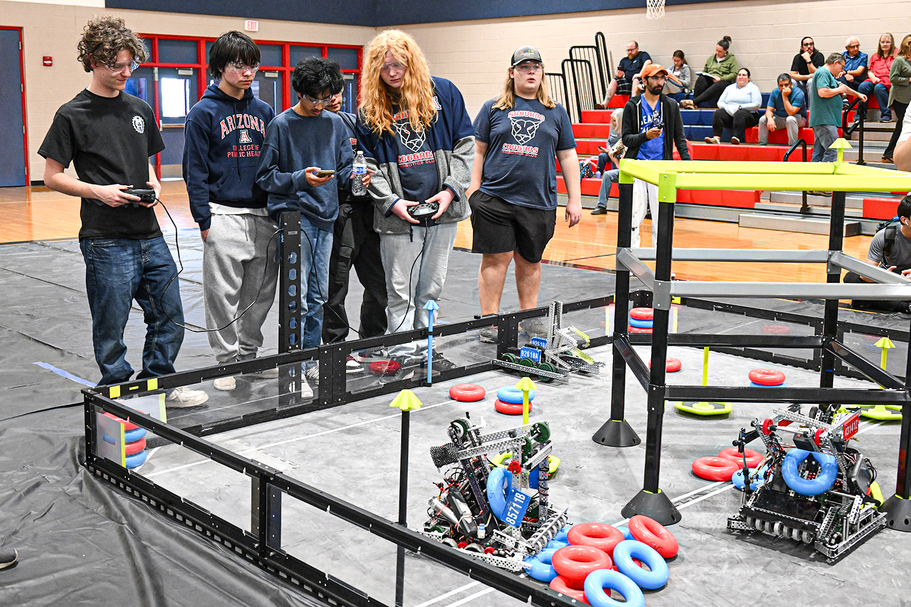 Sahuaro's team controls their robot