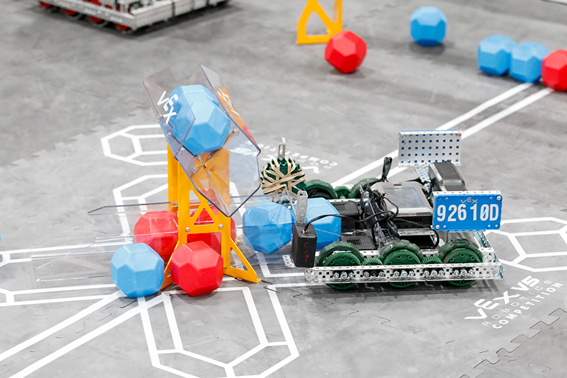 A student-made robor